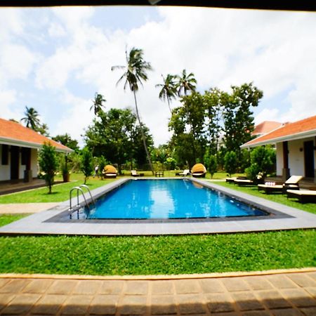 Lespri Grand Negombo Exterior foto