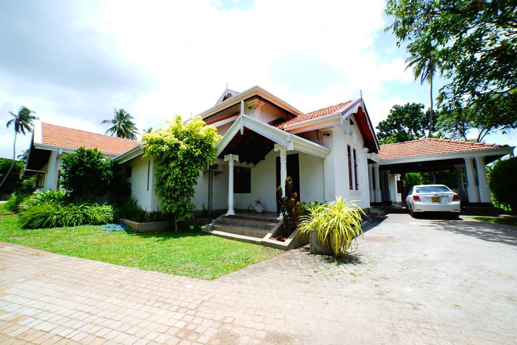 Lespri Grand Negombo Exterior foto