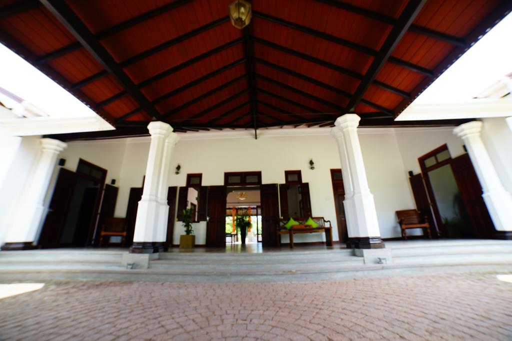 Lespri Grand Negombo Exterior foto