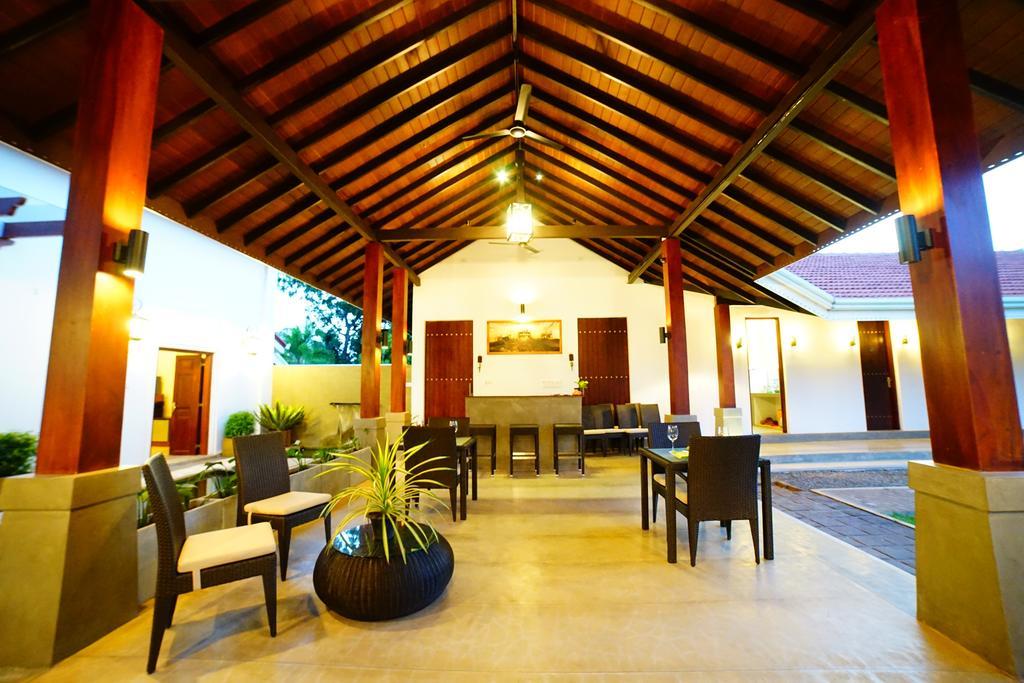 Lespri Grand Negombo Exterior foto