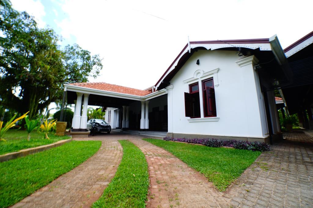 Lespri Grand Negombo Exterior foto