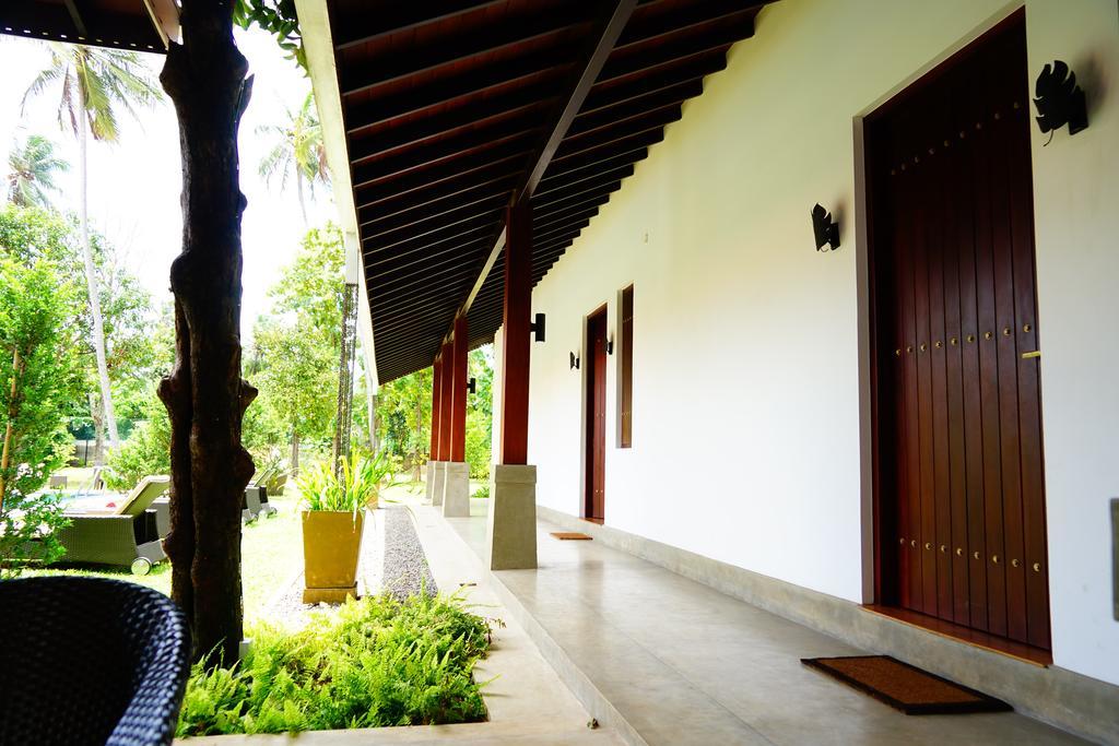 Lespri Grand Negombo Quarto foto