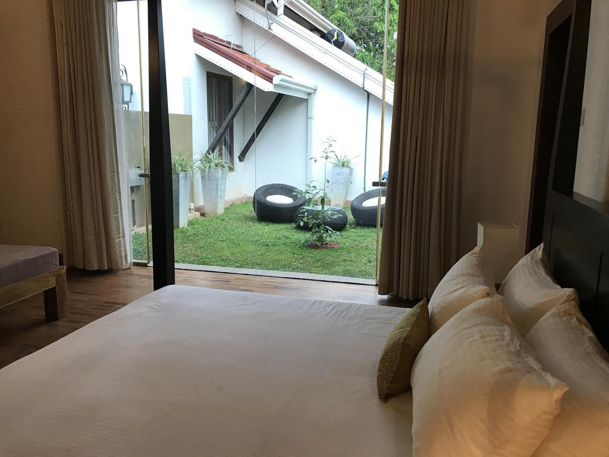 Lespri Grand Negombo Exterior foto