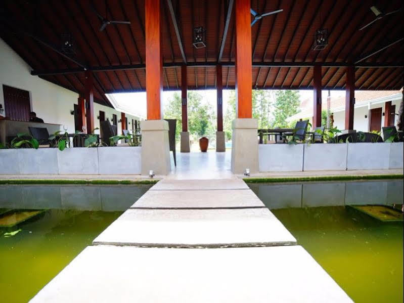Lespri Grand Negombo Exterior foto