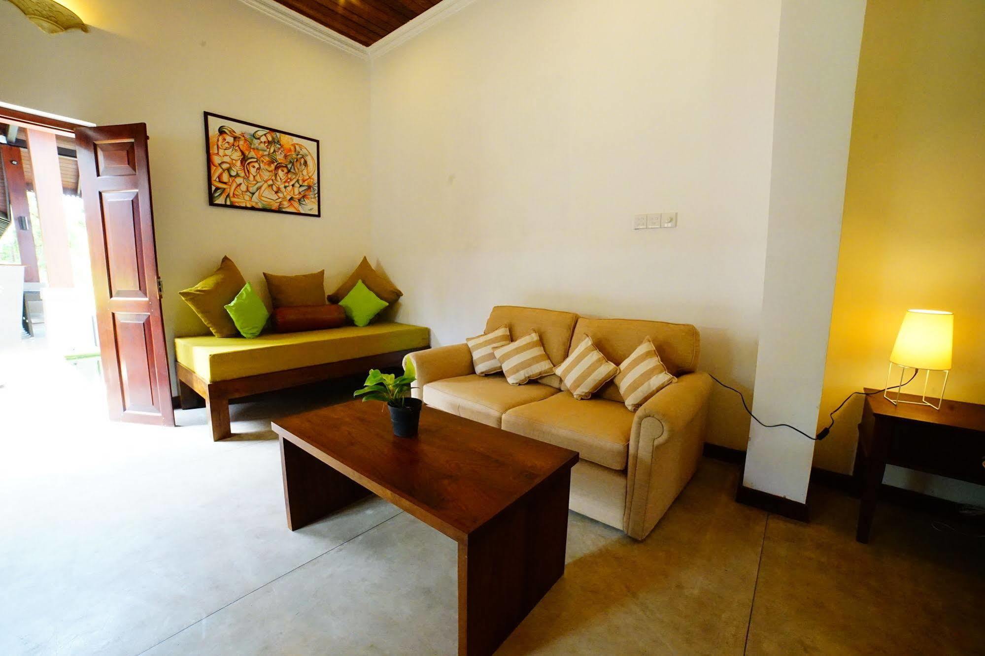 Lespri Grand Negombo Exterior foto