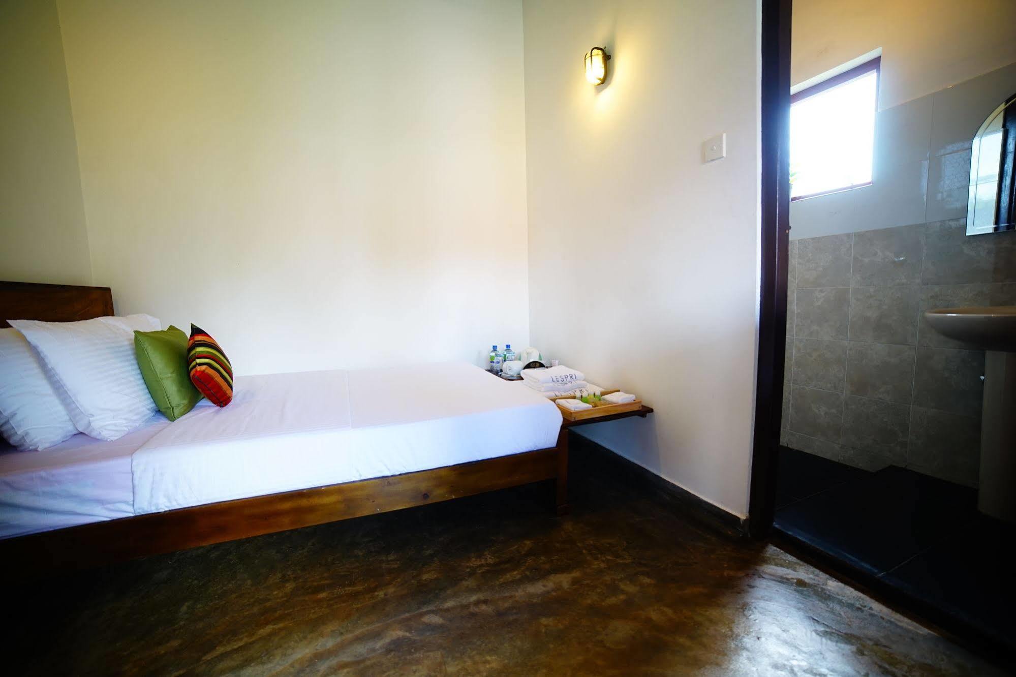 Lespri Grand Negombo Exterior foto