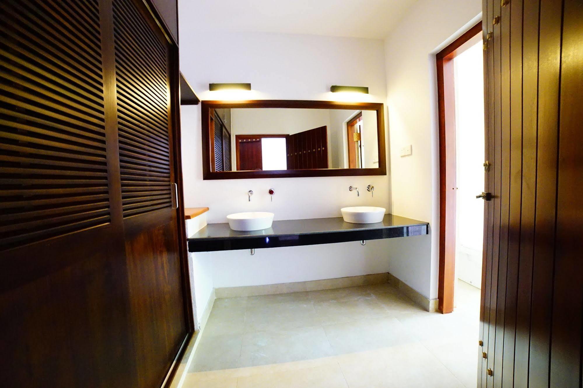 Lespri Grand Negombo Exterior foto